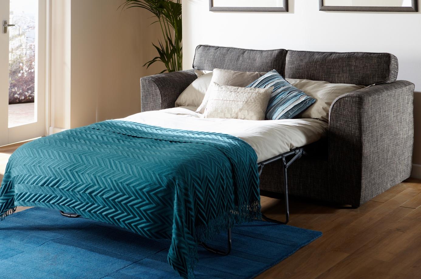 Ako vybrať sedačku pre dvoch? Rozkladacie sedačky ako trend súčasného bývania